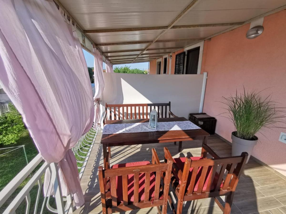 Apartmani Tajana Sukošan 外观 照片