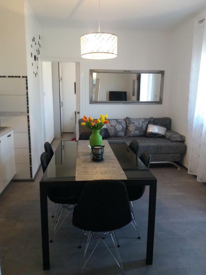 Apartmani Tajana Sukošan 外观 照片